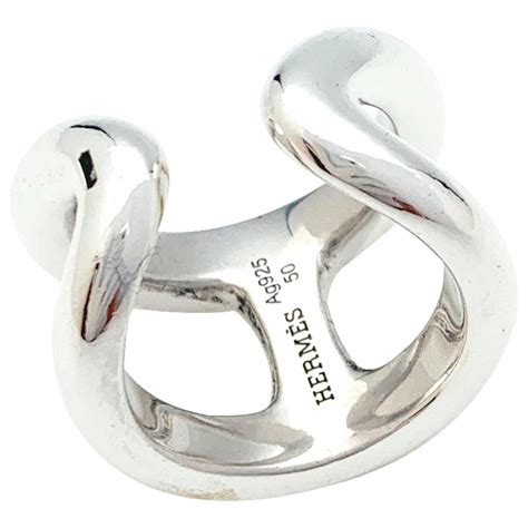 bague hermes en argent.